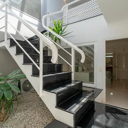 Apartment Splendor *